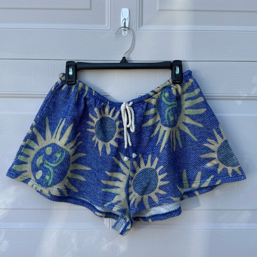 UO Sun Patterned Women's Shorts 🌞